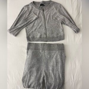 Sweat set with knee pad details